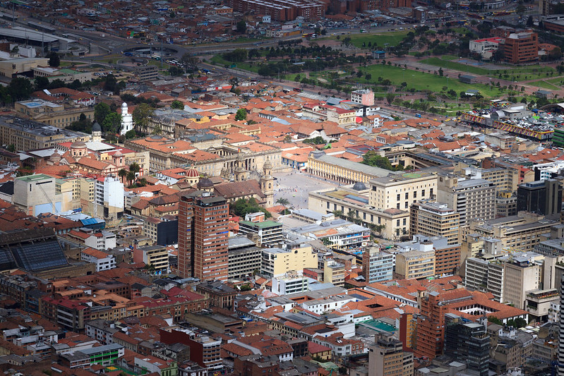 A sunray on Bogotá city centre<br/>© <a href="https://flickr.com/people/88254201@N00" target="_blank" rel="nofollow">88254201@N00</a> (<a href="https://flickr.com/photo.gne?id=44212028890" target="_blank" rel="nofollow">Flickr</a>)