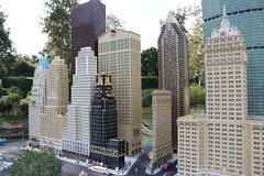 Lego Miniland New York City • <a style="font-size:0.8em;" href="http://www.flickr.com/photos/28558260@N04/31372888817/" target="_blank">View on Flickr</a>