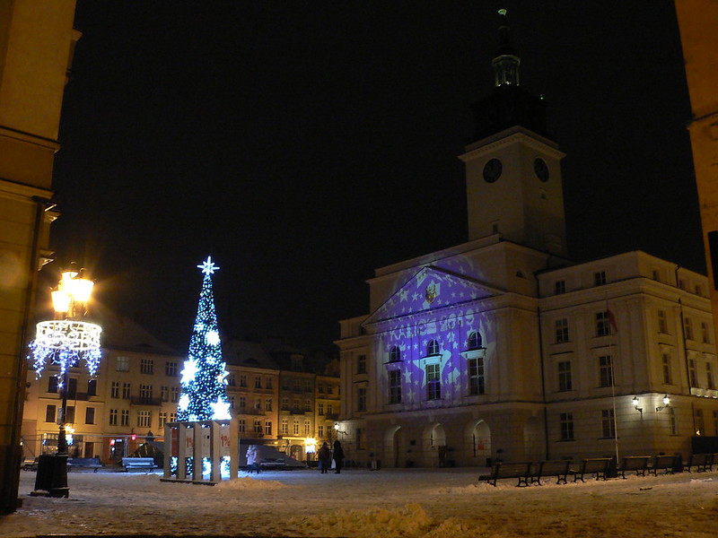 Kalisz - New Year Town Hall<br/>© <a href="https://flickr.com/people/150243025@N06" target="_blank" rel="nofollow">150243025@N06</a> (<a href="https://flickr.com/photo.gne?id=46050594855" target="_blank" rel="nofollow">Flickr</a>)