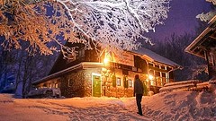 Christmas - Croatia - Hous by Night +Shnow-01