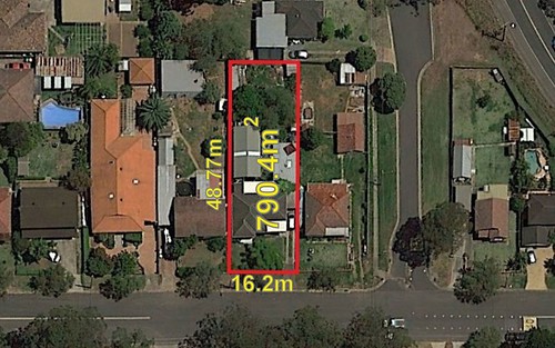 10 Georges Cr, Georges Hall NSW 2198