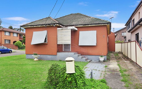 8 West St, Guildford NSW 2161