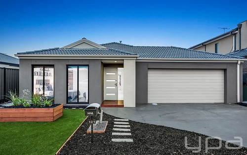 121 Tom Roberts Pde, Point Cook VIC 3030