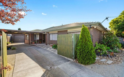 37 Mossfiel Dr, Hoppers Crossing VIC 3029