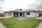 22 Jeanne Young Circuit, Mckellar ACT